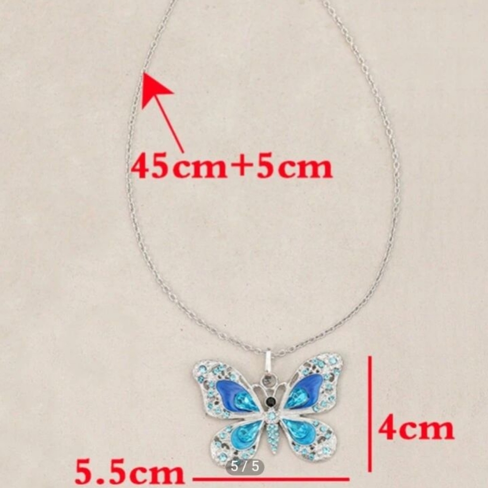 *NIP* Blue Fashion Butterfly Pendant Necklace - Picture 2 of 2